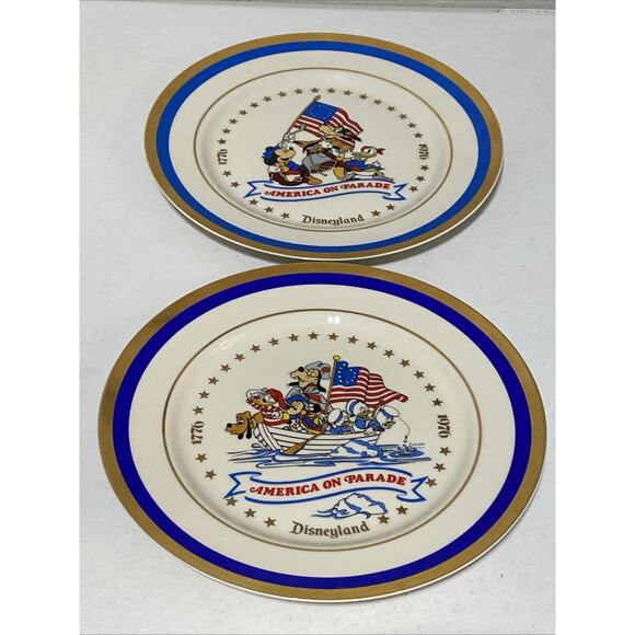 DISNEYLAND America on Parade Plates Set Of 2 Mickey Mouse 1976 Limited Numbered - Picture 1 of 6